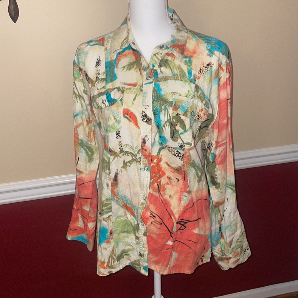 Gorgeous EUC Chico’s Button Down Blouse